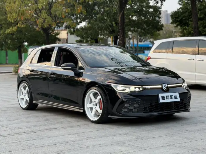 Volkswagen Golf GTI 2021 Model 380TSI DSG GTI – фото 3
