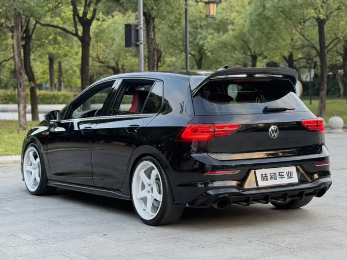 Volkswagen Golf GTI 2021 Model 380TSI DSG GTI – фото 5