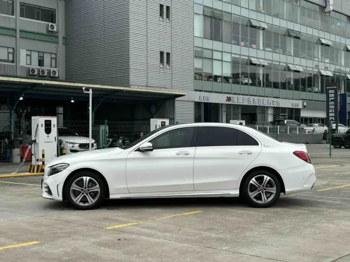 Mercedes-Benz C-Class 2021 Model C 260 L Sports Edition – фото 3