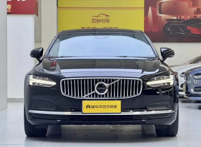 Volvo S90 2022 Model B5 Smart Range Deluxe Edition – фото 2