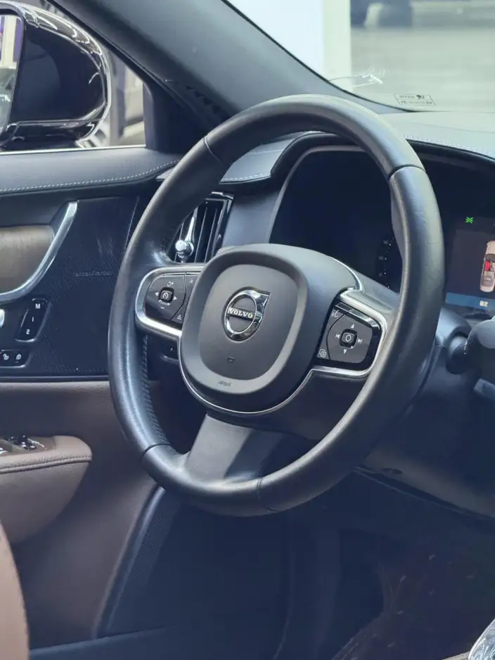 Volvo S90 2022 Model B5 Smart Range Deluxe Edition – фото 6