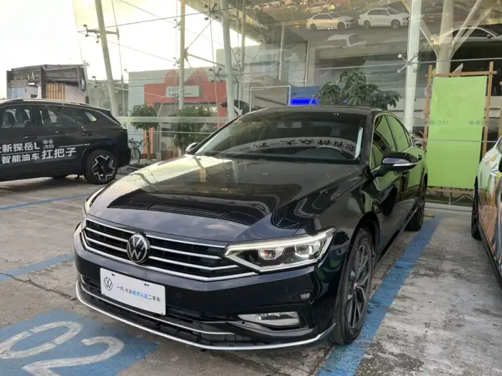 Volkswagen Magotan 2020 Model 280TSI DSG Comfort Model – фото 1
