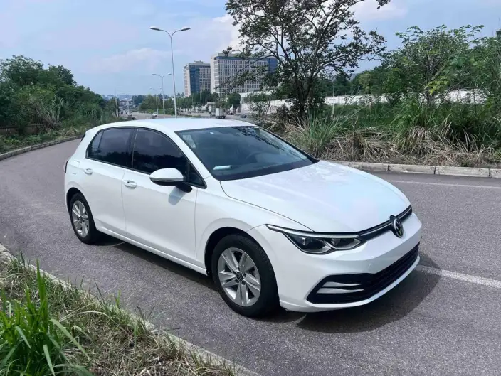 Volkswagen Golf 2023 Model 200TSI DSG – фото 3