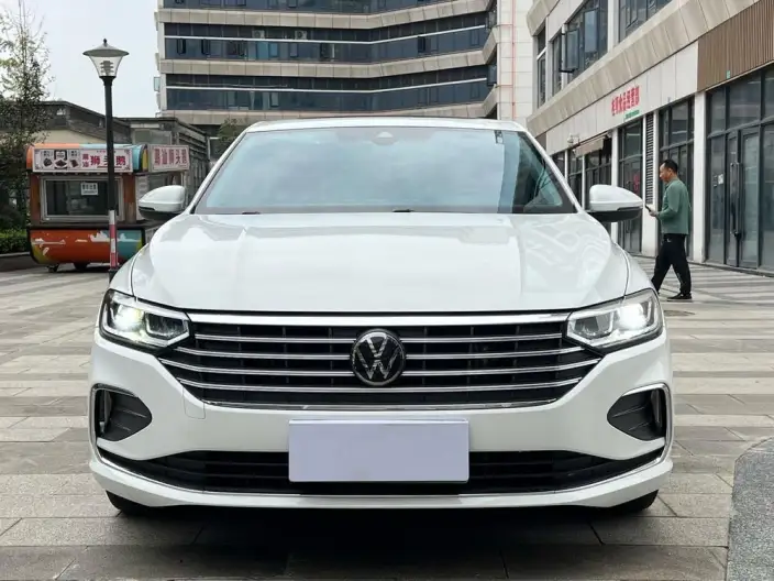 Volkswagen Lavida 2023 Model 300TSI DSG Manyi Edition – фото 2