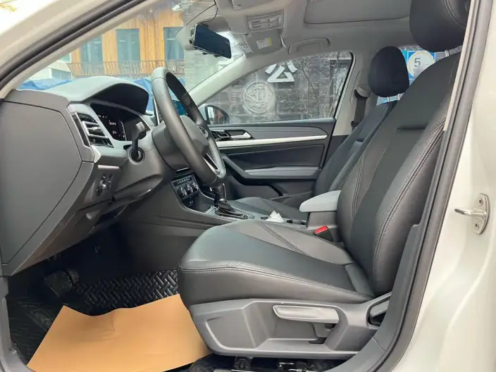 Volkswagen Lavida 2023 Model 300TSI DSG Manyi Edition – фото 8