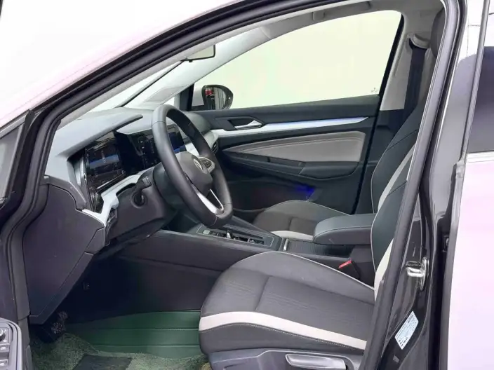 Volkswagen Golf 2021 Model 280TSI DSG Pro – фото 8
