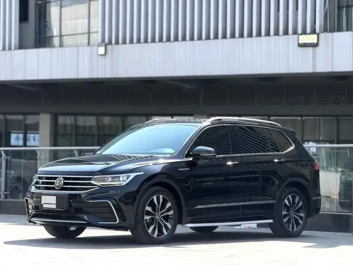 Volkswagen Tiguan L 2022 Model 330TSI Automatic 2WD R-Line Enjoy the version more – фото 1