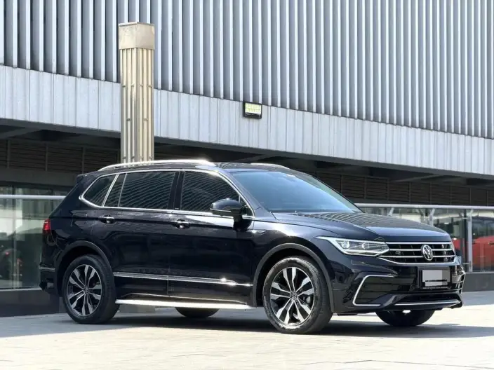 Volkswagen Tiguan L 2022 Model 330TSI Automatic 2WD R-Line Enjoy the version more – фото 3
