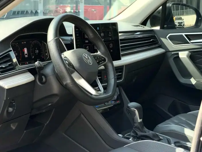 Volkswagen Tiguan L 2022 Model 330TSI Automatic 2WD R-Line Enjoy the version more – фото 8