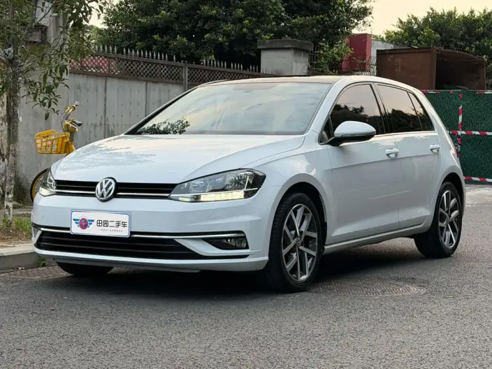 Volkswagen Golf 2020 Model Zhiai Edition 280TSI DSG Comfort Model – фото 1