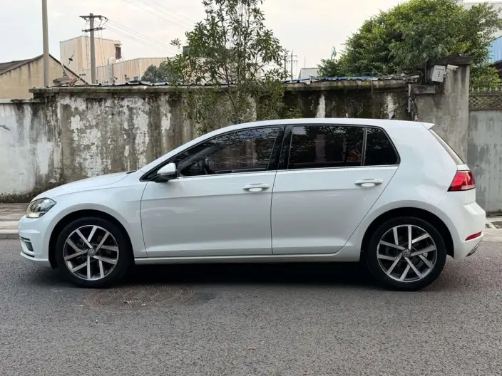 Volkswagen Golf 2020 Model Zhiai Edition 280TSI DSG Comfort Model – фото 3