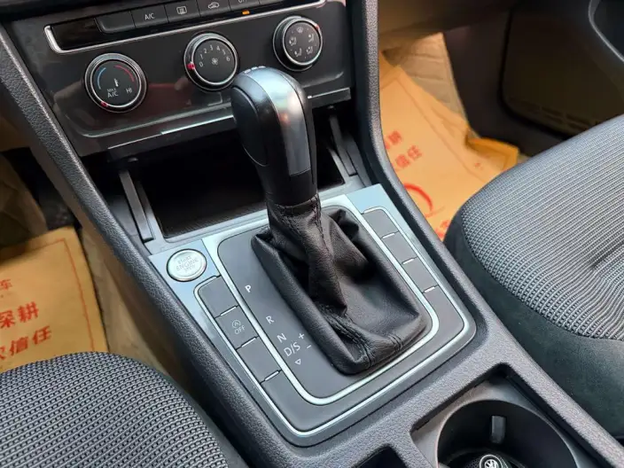 Volkswagen Golf 2020 Model Zhiai Edition 280TSI DSG Comfort Model – фото 10