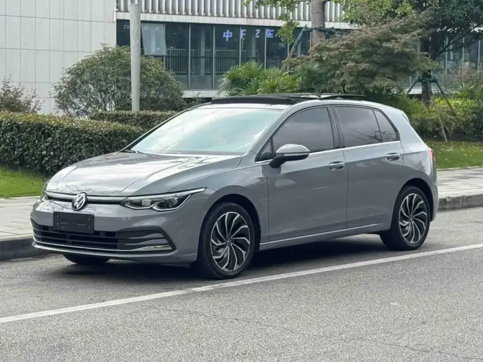 Volkswagen Golf 2023 Model 280TSI DSG Pro – фото 1