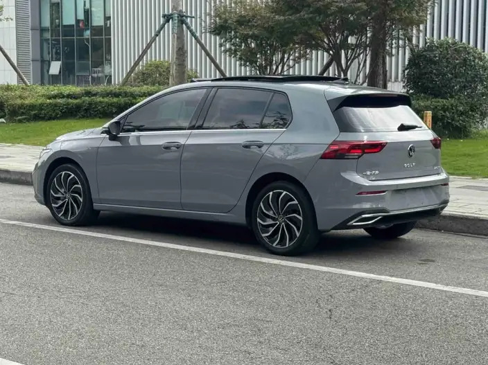 Volkswagen Golf 2023 Model 280TSI DSG Pro – фото 5