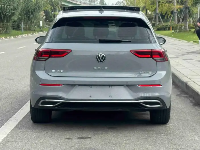 Volkswagen Golf 2023 Model 280TSI DSG Pro – фото 6