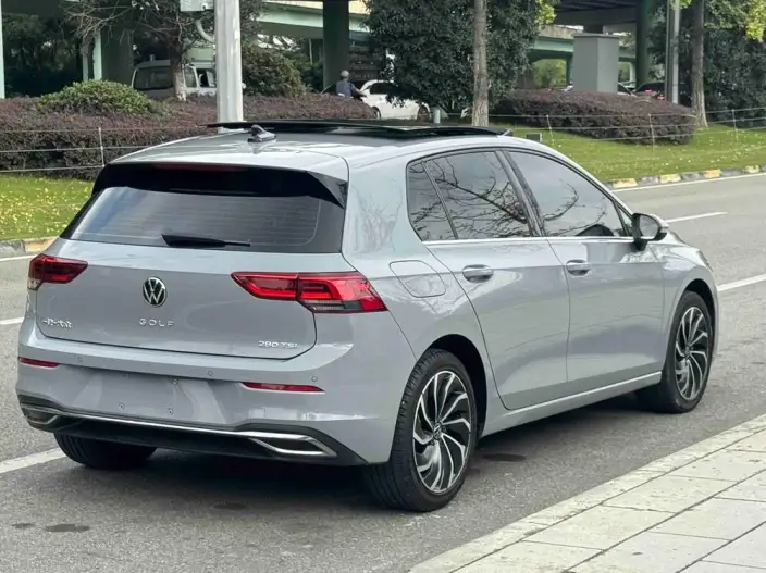 Volkswagen Golf 2023 Model 280TSI DSG Pro – фото 7