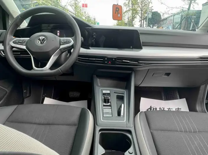 Volkswagen Golf 2023 Model 280TSI DSG Pro – фото 10