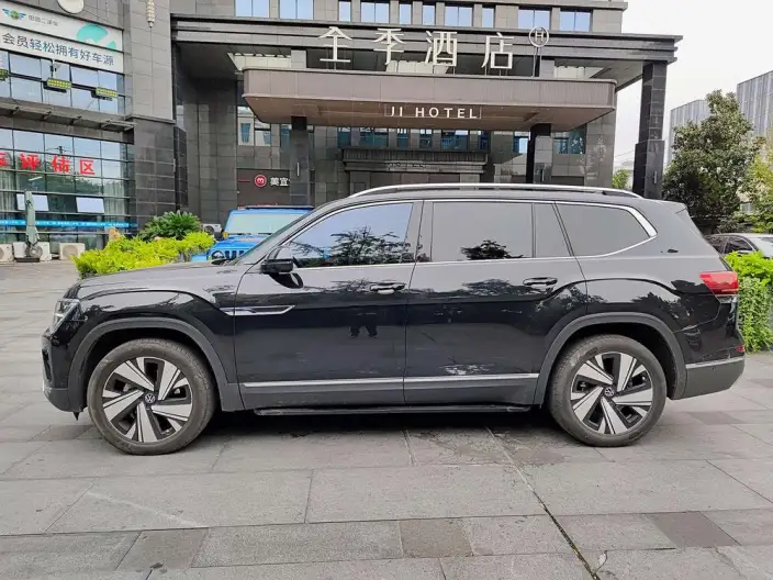 Volkswagen Teramont 2024 Model 530 V6 4WD Respect Deluxe Edition – фото 3