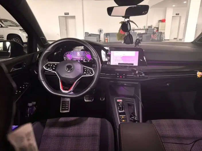 Volkswagen Golf GTI 2021 Model 380TSI DSG GTI – фото 10