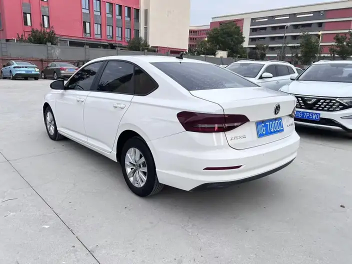 Volkswagen Lavida 2022 Model 1.5L Automatic Comfort Edition – фото 4