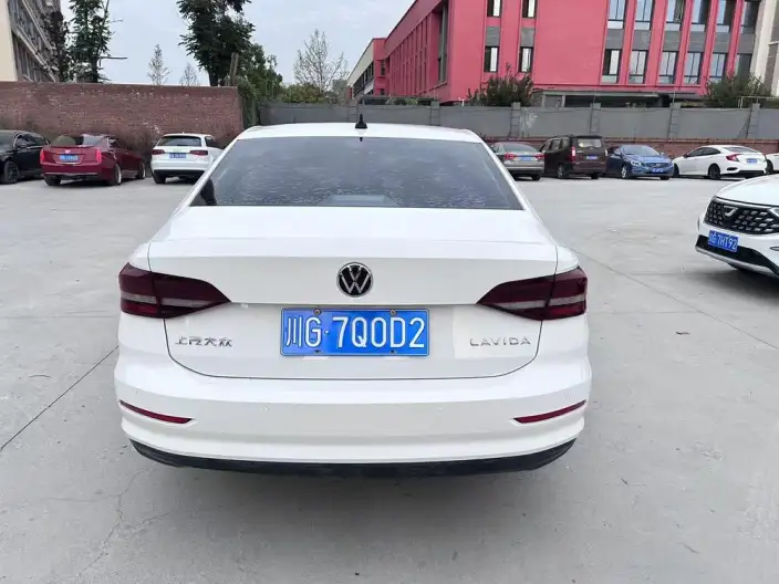 Volkswagen Lavida 2022 Model 1.5L Automatic Comfort Edition – фото 5