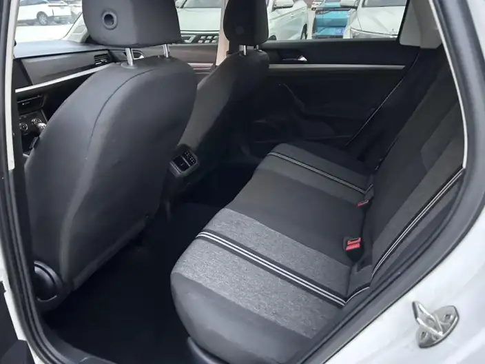 Volkswagen Lavida 2022 Model 1.5L Automatic Comfort Edition – фото 9