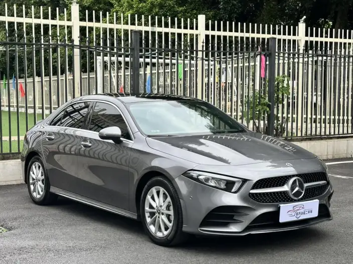 Mercedes-Benz A-class 2021 Model A 200 L Sports sedan Fashion Edition – фото 3