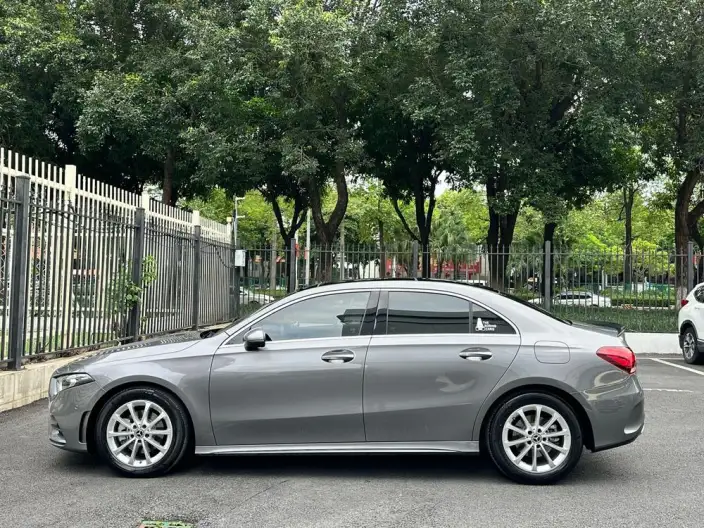 Mercedes-Benz A-class 2021 Model A 200 L Sports sedan Fashion Edition – фото 4