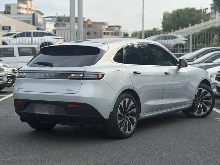 Aito M5 2022 Model Extended Range 4WD Flagship Edition – фото 6