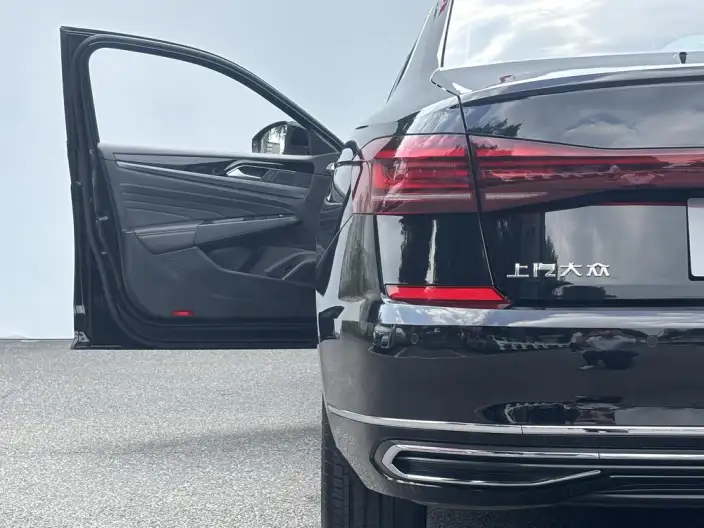 Volkswagen Passat 2023 Model 380TSI Deluxe Edition – фото 8
