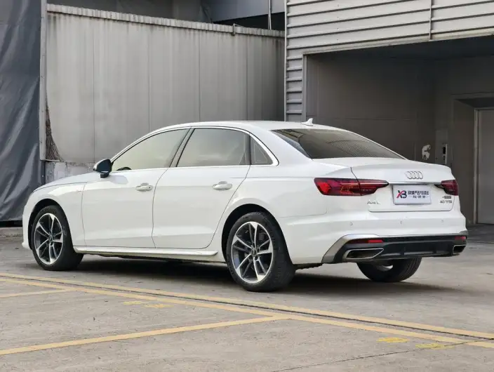 Audi A4 L 2022 Model 40 TFSI Fashion Dynamic Model – фото 4