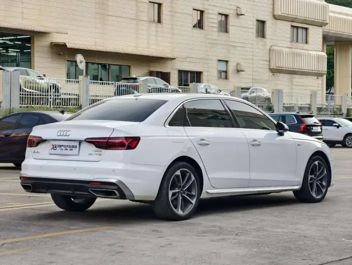Audi A4 L 2022 Model 40 TFSI Fashion Dynamic Model – фото 6