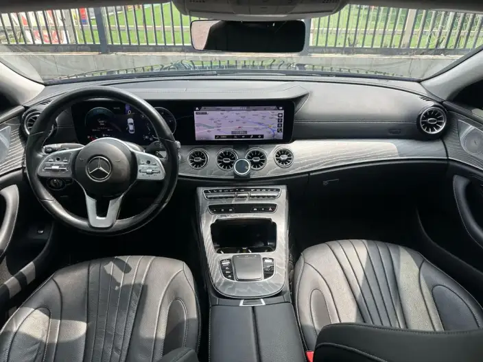Mercedes-Benz CLS 2021 Model CLS 300 Dynamic Model – фото 9