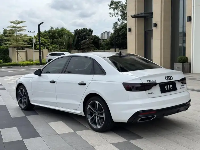 Audi A4 L 2022 Model 40 TFSI Fashion Dynamic Model – фото 4