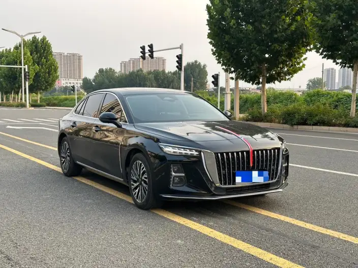 Hongqi H5 2025 Model 2.0T Automatic Flag Enjoy Edition