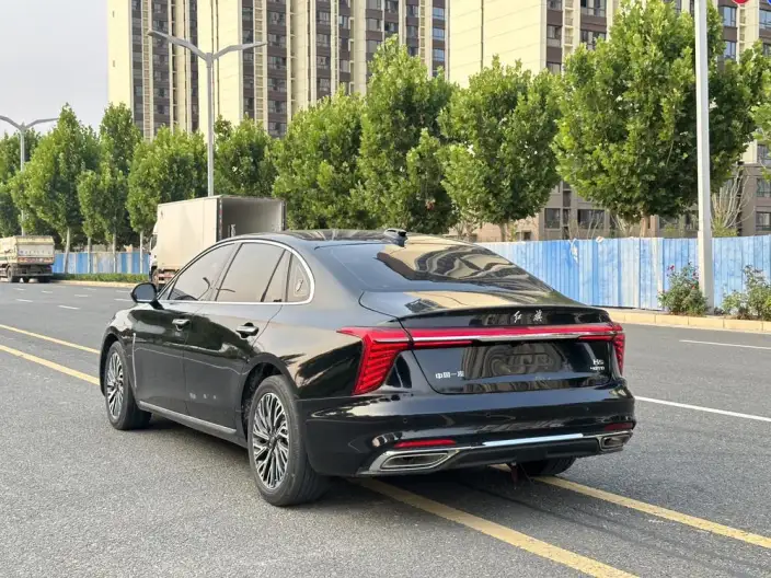 Hongqi H5 2025 Model 2.0T Automatic Flag Enjoy Edition