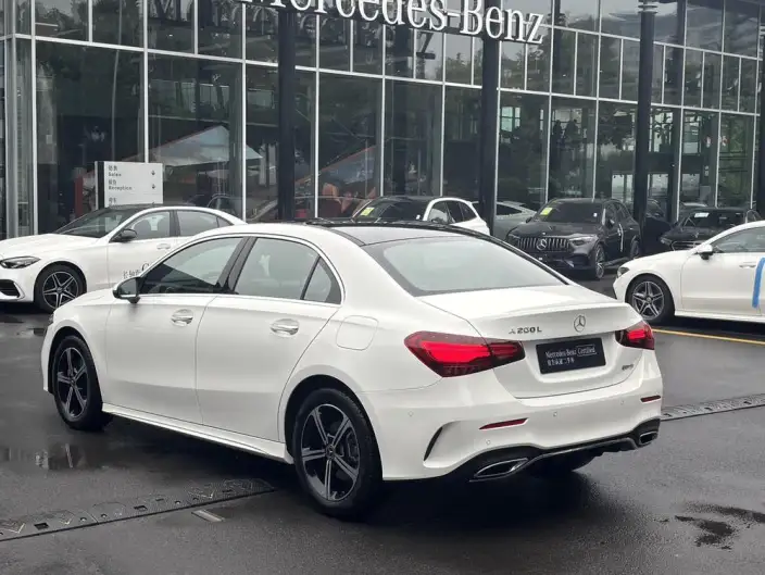 Mercedes-Benz A-class 2023 Model A 200 L Sports sedan Fashion Edition – фото 4