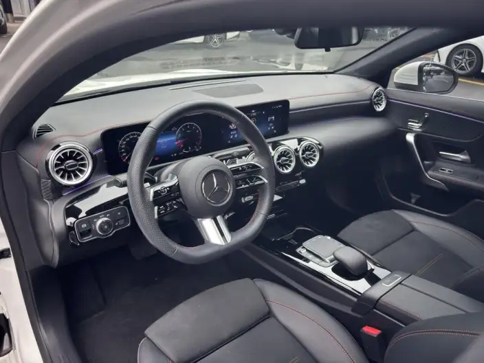 Mercedes-Benz A-class 2023 Model A 200 L Sports sedan Fashion Edition – фото 7