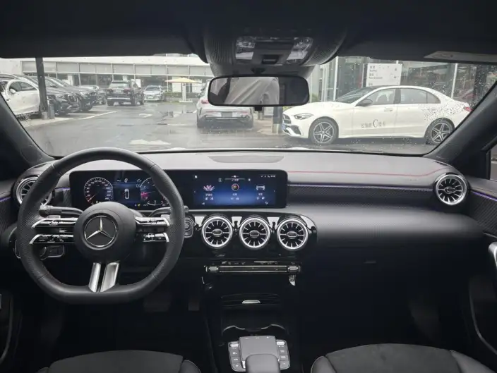 Mercedes-Benz A-class 2023 Model A 200 L Sports sedan Fashion Edition – фото 10