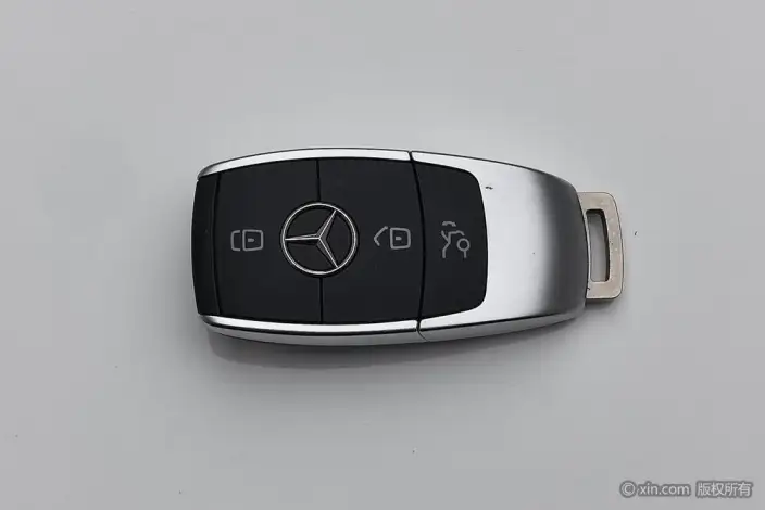 Mercedes-Benz A-class 2022 Model Facelift II A 200 L Sports sedan Fashion Edition – фото 6