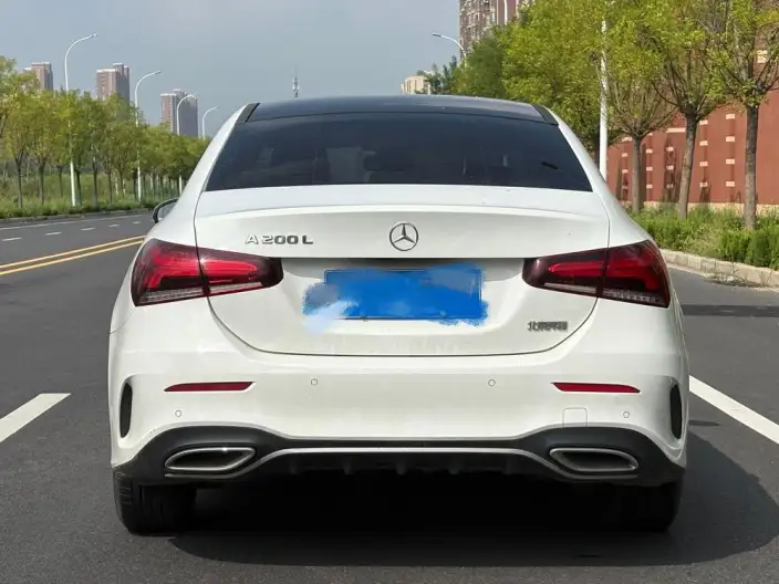 Mercedes-Benz A-class 2022 Model A 200 L Sports sedan Dynamic Edition – фото 6