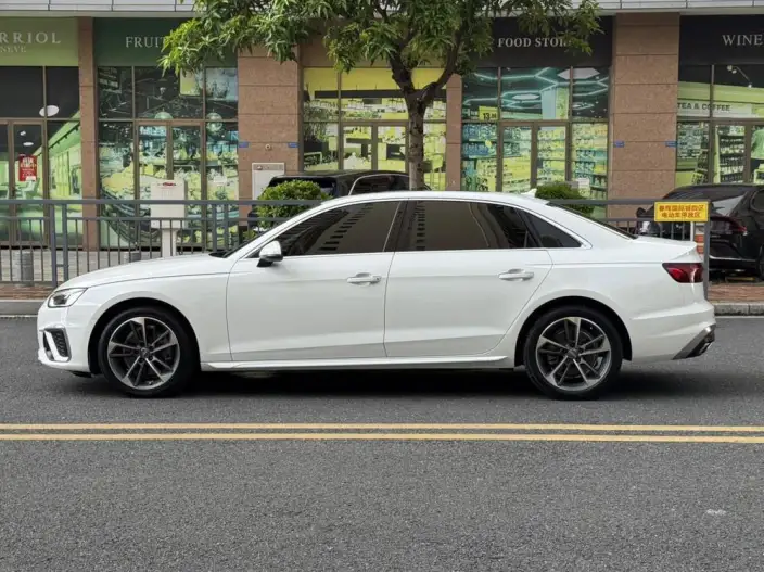 Audi A4 L 2020 Model 40 TFSI Fashion Dynamic Model – фото 4