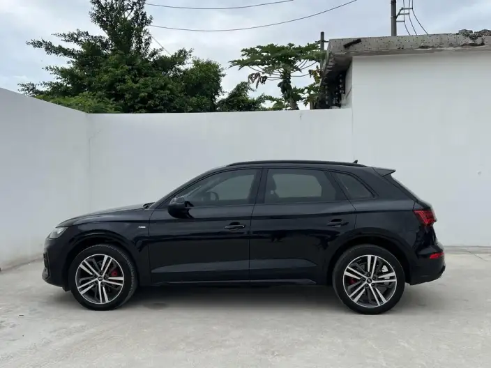Audi Q5L 2022 Model 40T Fashion Dynamic Model – фото 3