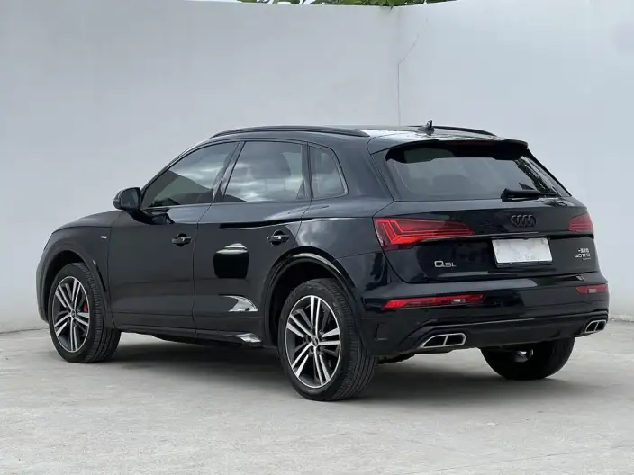 Audi Q5L 2022 Model 40T Fashion Dynamic Model – фото 4