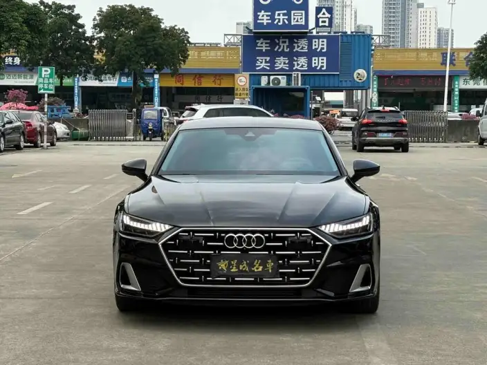 Audi A7 L 2024 Model 45 TFSI Luxury Model – фото 2