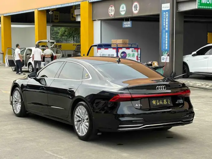 Audi A7 L 2024 Model 45 TFSI Luxury Model – фото 4