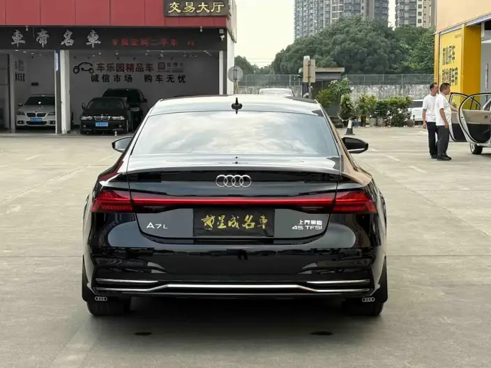 Audi A7 L 2024 Model 45 TFSI Luxury Model – фото 5