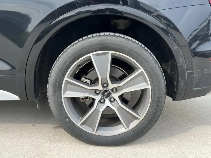 Audi Q5L 2022 Model Facelift 45T Luxury Dynamic Model – фото 6