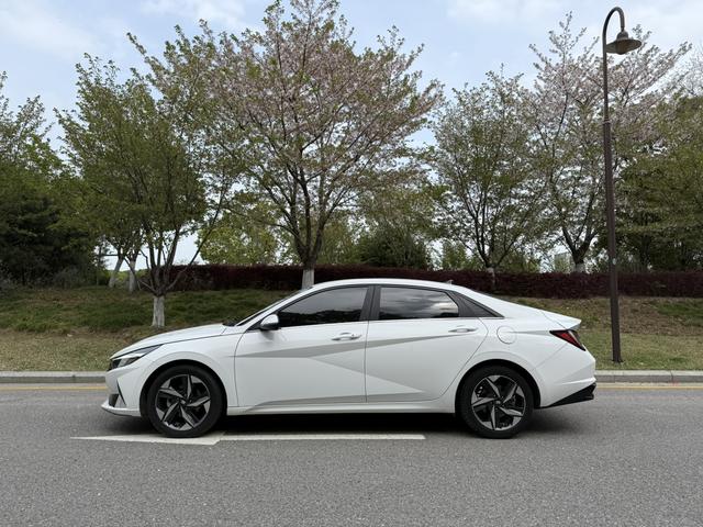 Hyundai Elantra 2021 1.5L CVT GLX Elite – фото 4