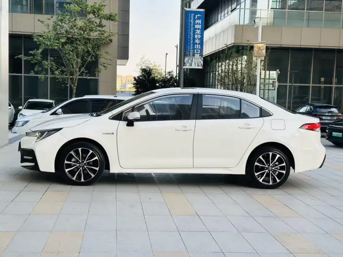 Toyota Levin 2022 Model Hybrid 1.8H E-CVT Sports Edition – фото 4